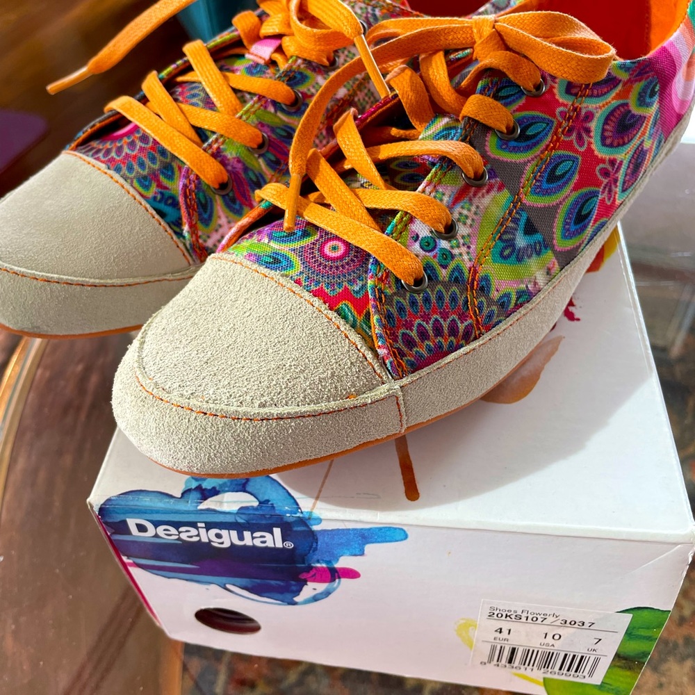 Desigual ladies tennis shoes. Fun, bright and colorful!
